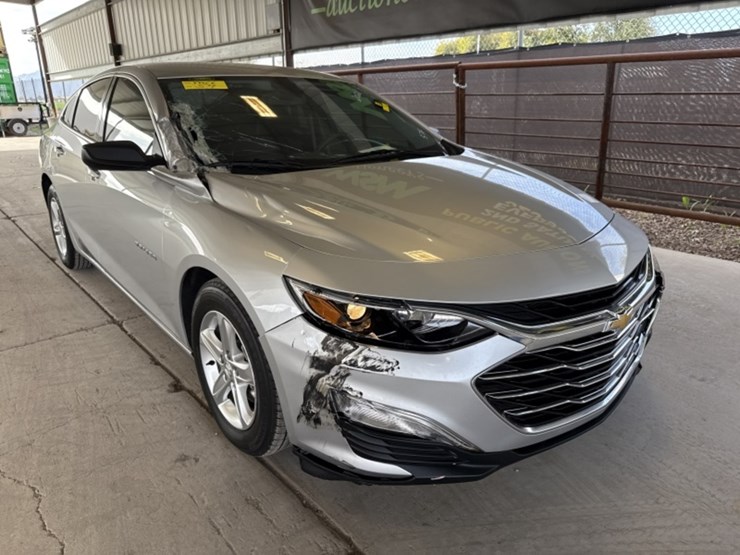 2021-chevrolet-malibu-ls-sdn-image-2