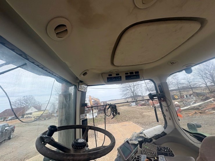 john-deere-8320r-image-57