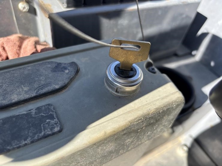 2022-takeuchi-tb240-image-35