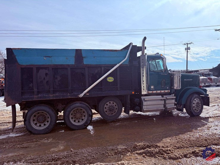 2021-western-star-4900ex-image-5