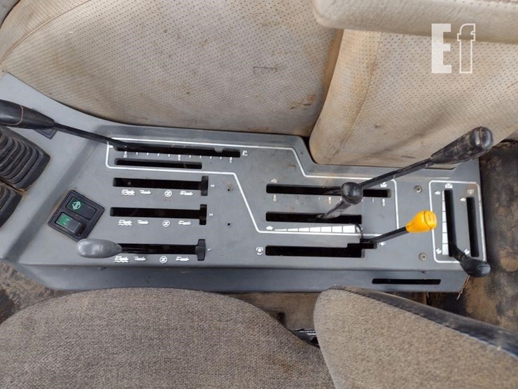 1996-case-ih-3230-image-9