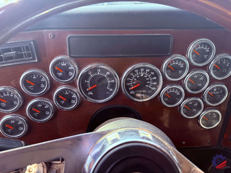 2021-western-star-4900ex-image-55