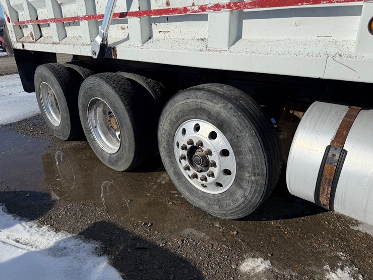 1996-mack-ch613-image-31