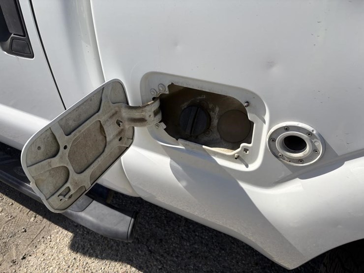 2011-ford-f250-image-38