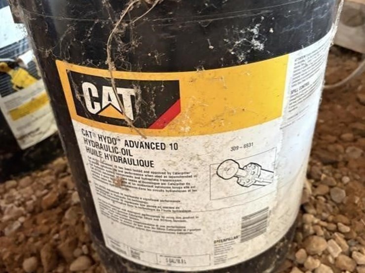 full-&-partial-cat-hydraulic-oil-image-2