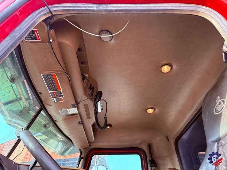 2017-mack-granite-gu713-image-55