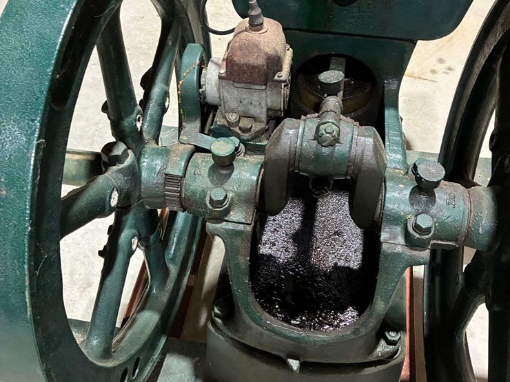 fairbanks-morse-z-style-b-hit-&-miss-stationary-engine-image-5