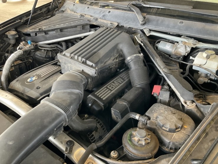 2010-bmw-x5-image-11