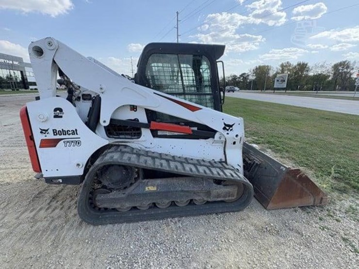 2022-bobcat-t770-image-5