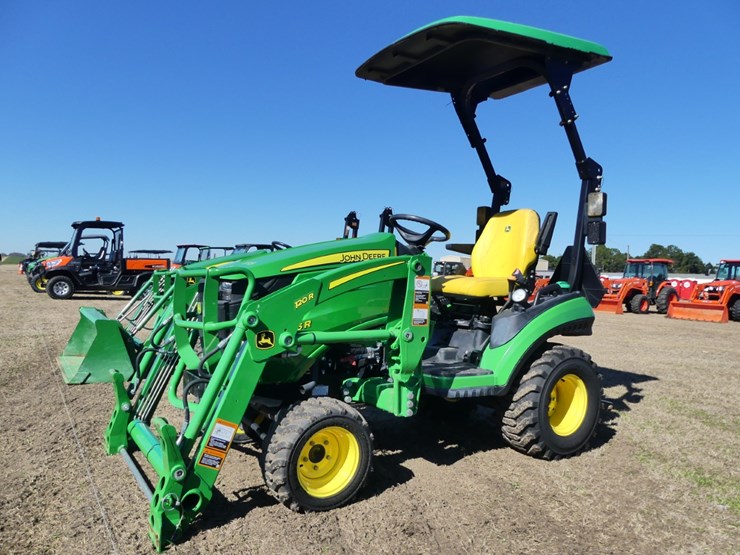 2023-john-deere-1025r-image-1