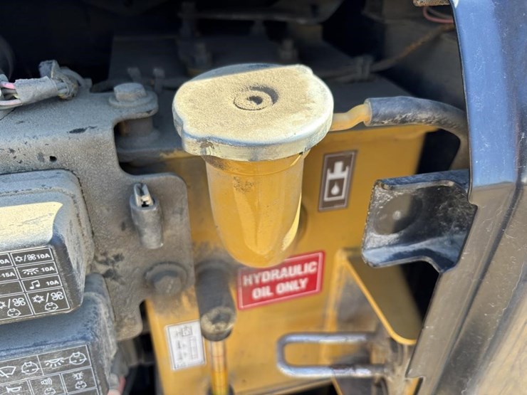 2022-caterpillar-303.5-image-46