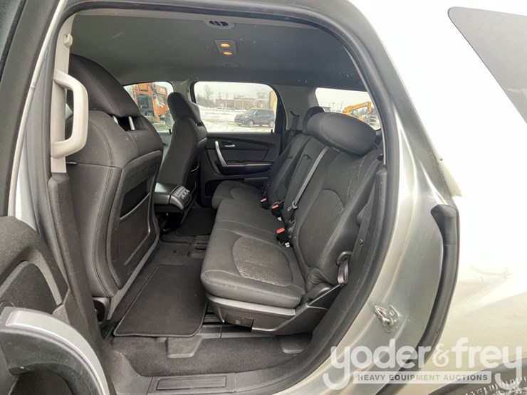 2012-gmc-acadia-image-26