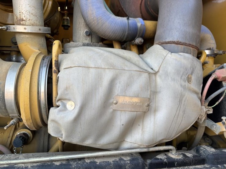 2005-caterpillar-143h-image-65