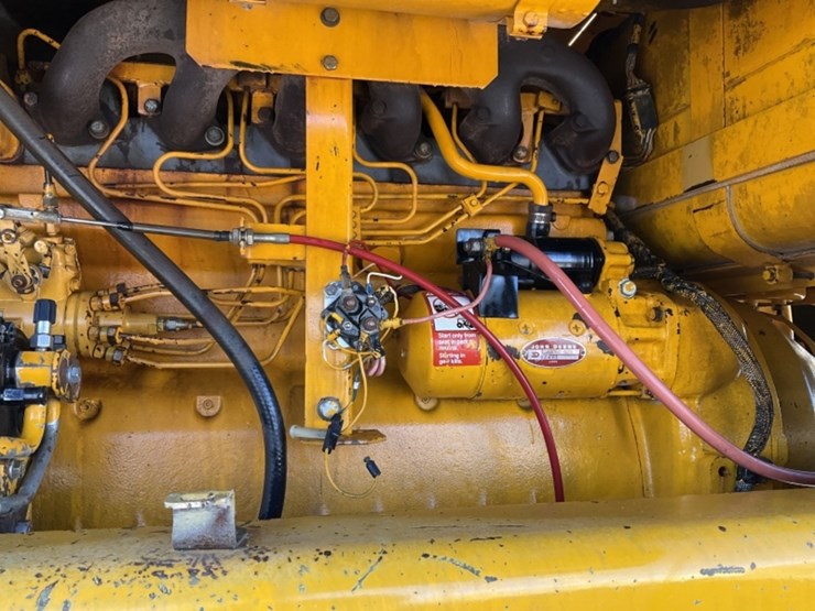 1981-deere-670a-image-21