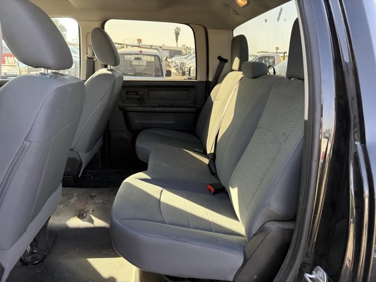 2015-dodge-ram-2500-image-16