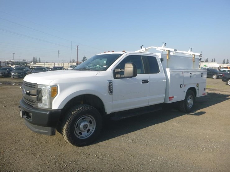2017-ford-f350-image-1