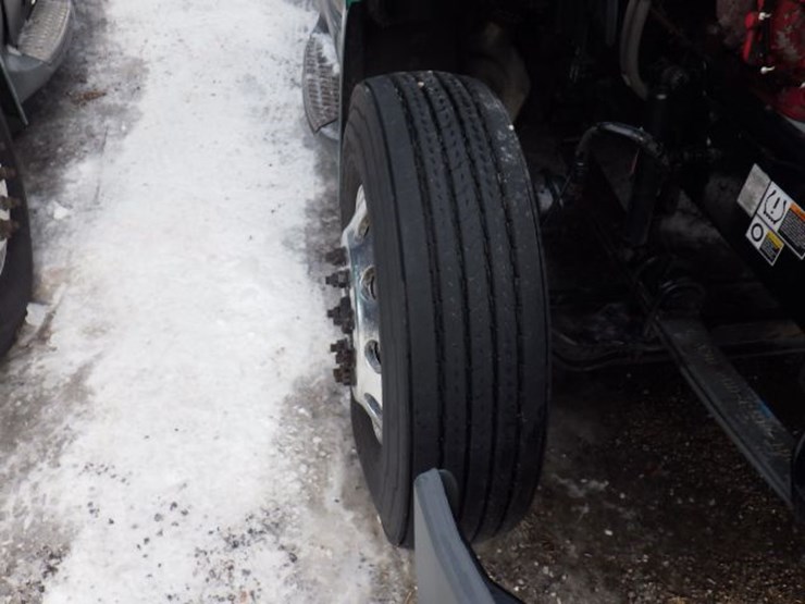 2019-peterbilt-579-image-31