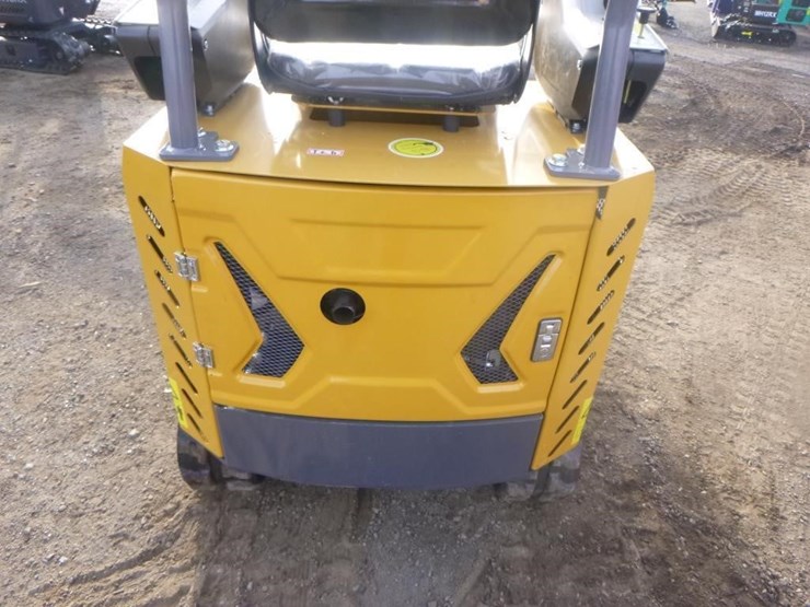 agt-mx12rx-hydraulic-excavator-image-17