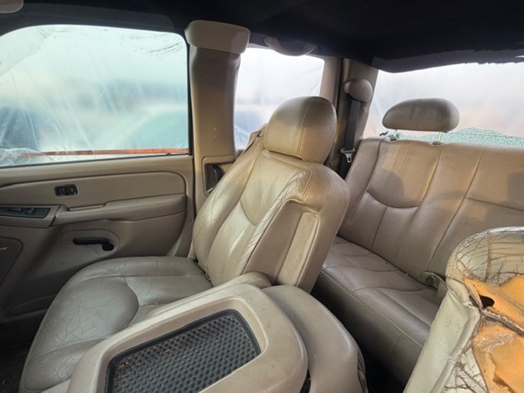 2004-gmc-1500-image-25