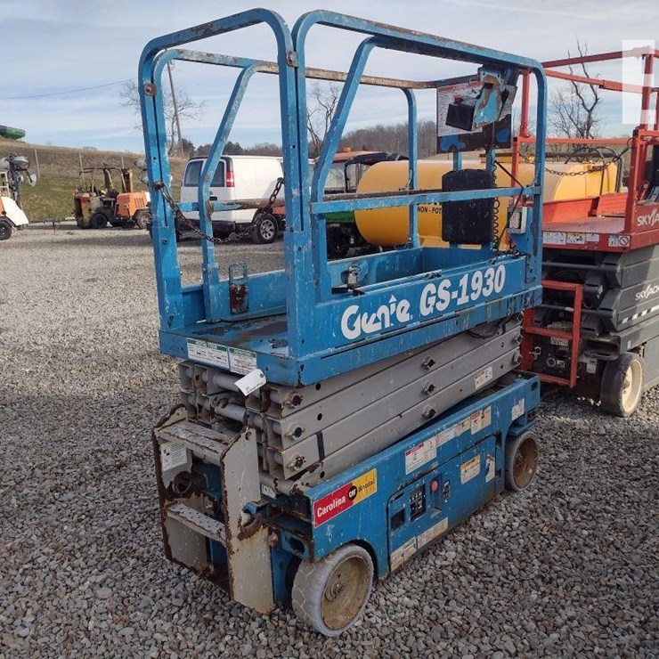 2012 GENIE GS1930