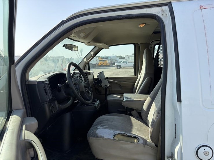 2007-utility-van-image-11