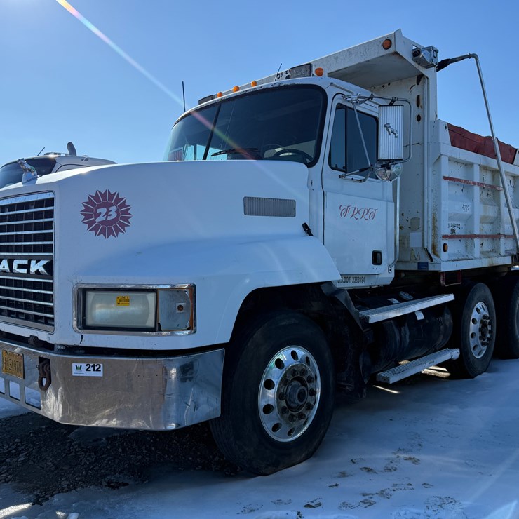 1996 MACK CH613