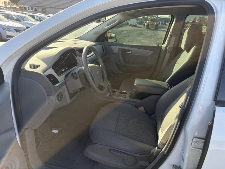 2017-chevrolet-traverse-image-9