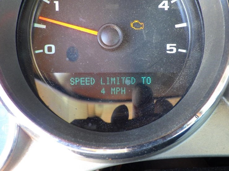 2014-chevrolet-3500hd-image-13