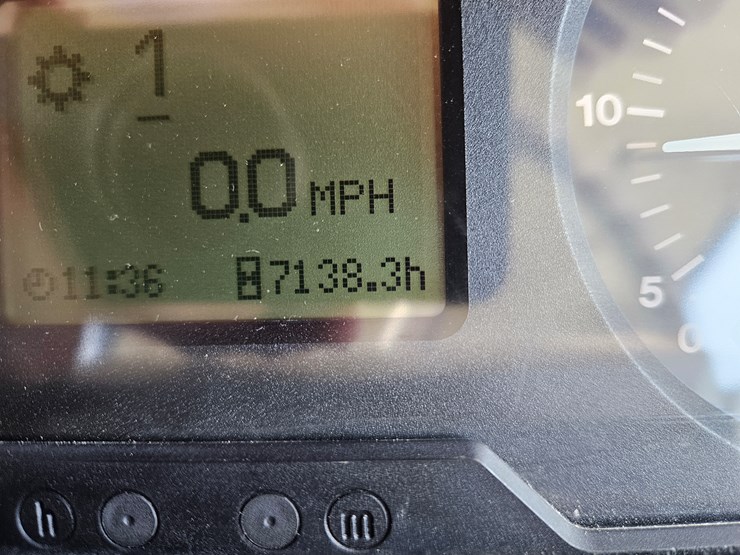 2003-john-deere-7420-image-13