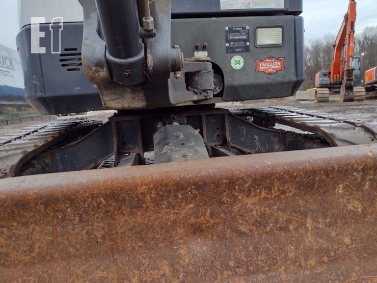 2014-bobcat-e35-image-22