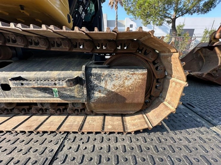 2021-caterpillar-320gc-image-9
