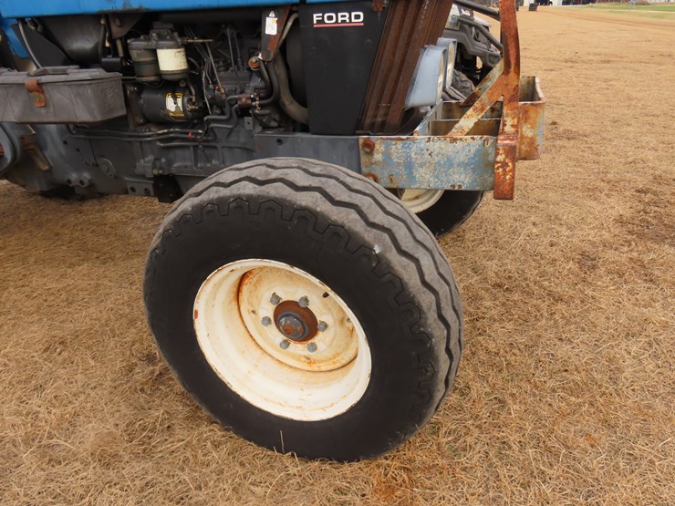 new-holland-3930-image-3