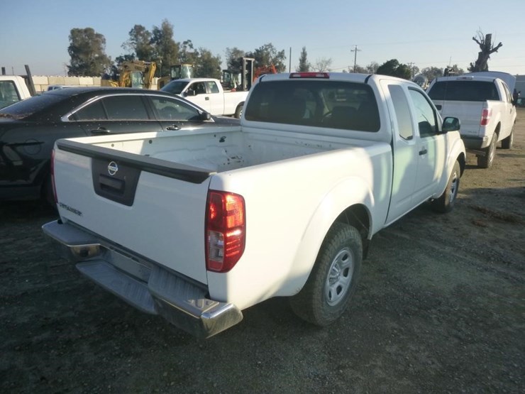 2016-nissan-frontier-image-3