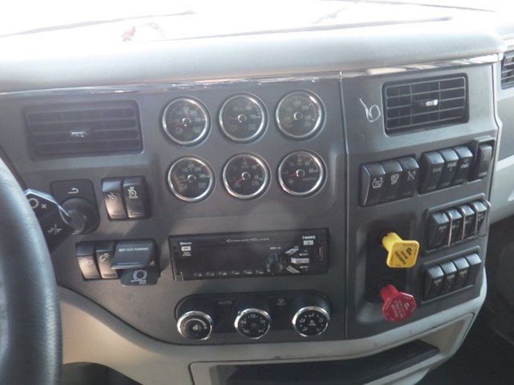 2021-peterbilt-579-image-20