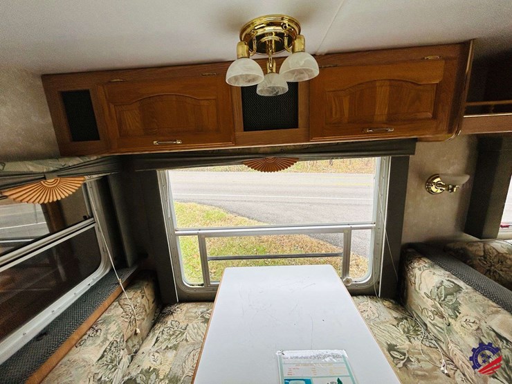 2003-forest-river-wildcat-28rk-t/a-camper-gooseneck-trailer-image-91