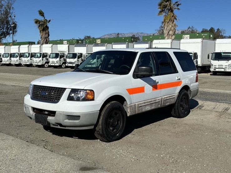 2003-ford-expedition-xlt-image-1