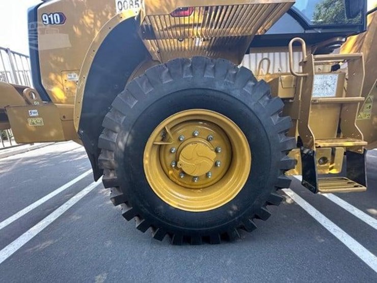 2023-caterpillar-910-image-9