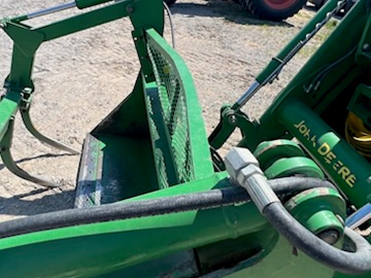 2015-john-deere-6150r-image-3