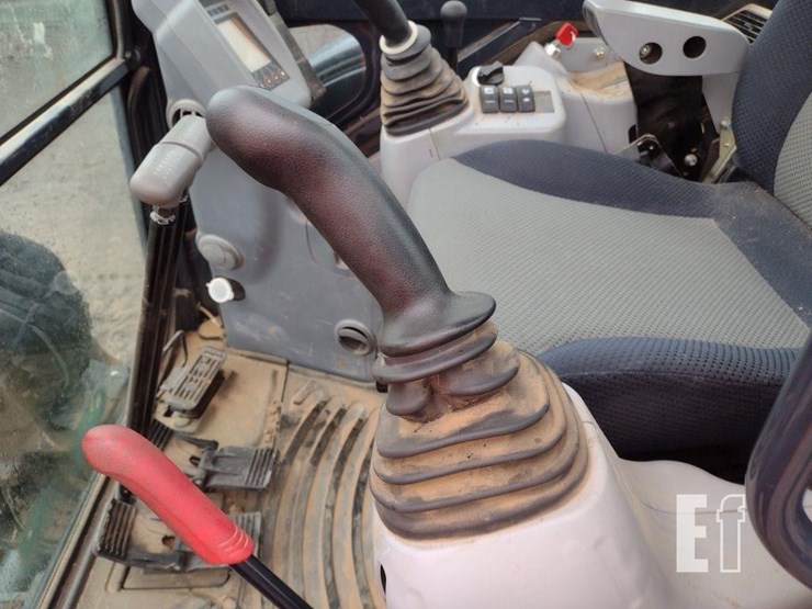 2023-deere-30g-image-11