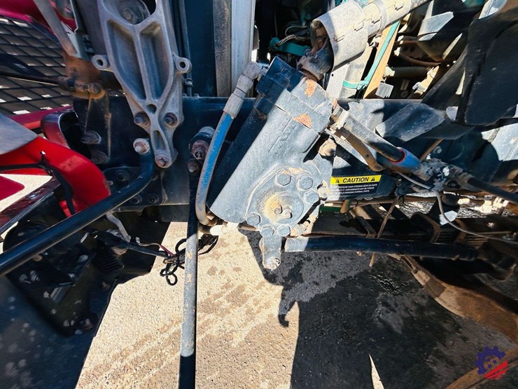 2011-volvo-truck-vhd-tri-axle-dump-truck-image-64