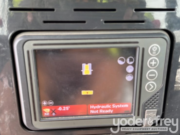 2016-deere-700k-lgp-image-27