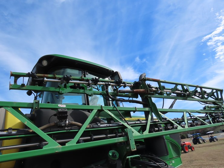 2022-john-deere-r4023-image-11