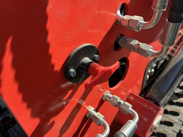 2026-agt-lrt23-skid-steer-loader-image-11