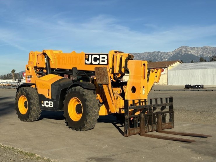 2019-jcb-512-56-image-2