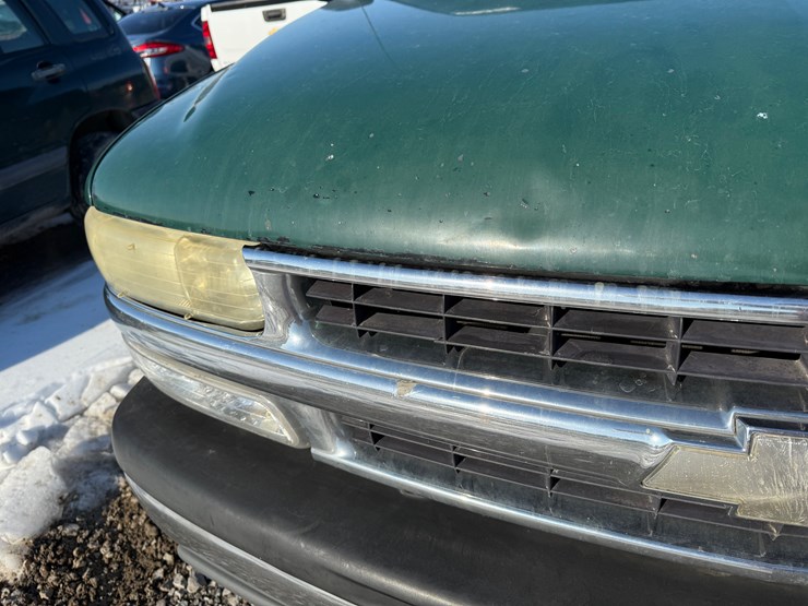 2004-chevrolet-tahoe-image-17