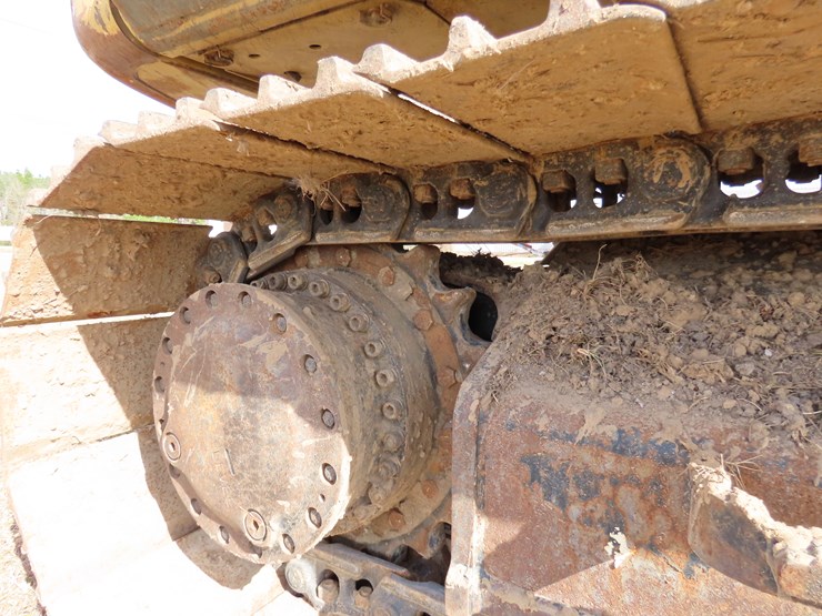 2018-caterpillar-320-image-9