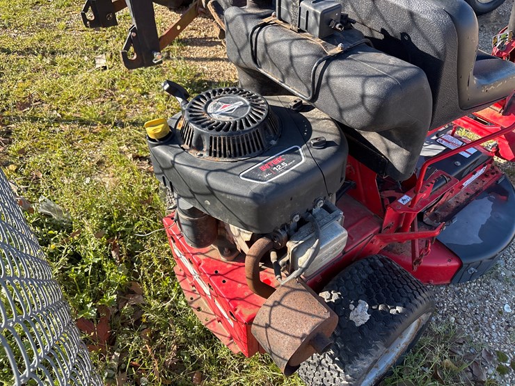 #32012-•-snapper-28in-ride-on-mower-image-4