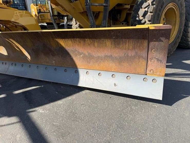 2023-caterpillar-140gc-image-11