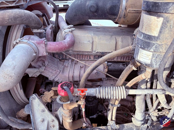 2017-mack-granite-gu713-image-38