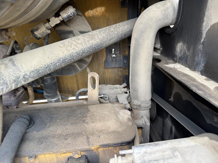 2005-deere-624j-image-53